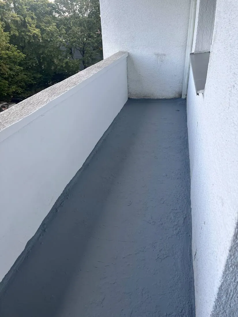 Frisch beschichteter Balkonboden in Köln